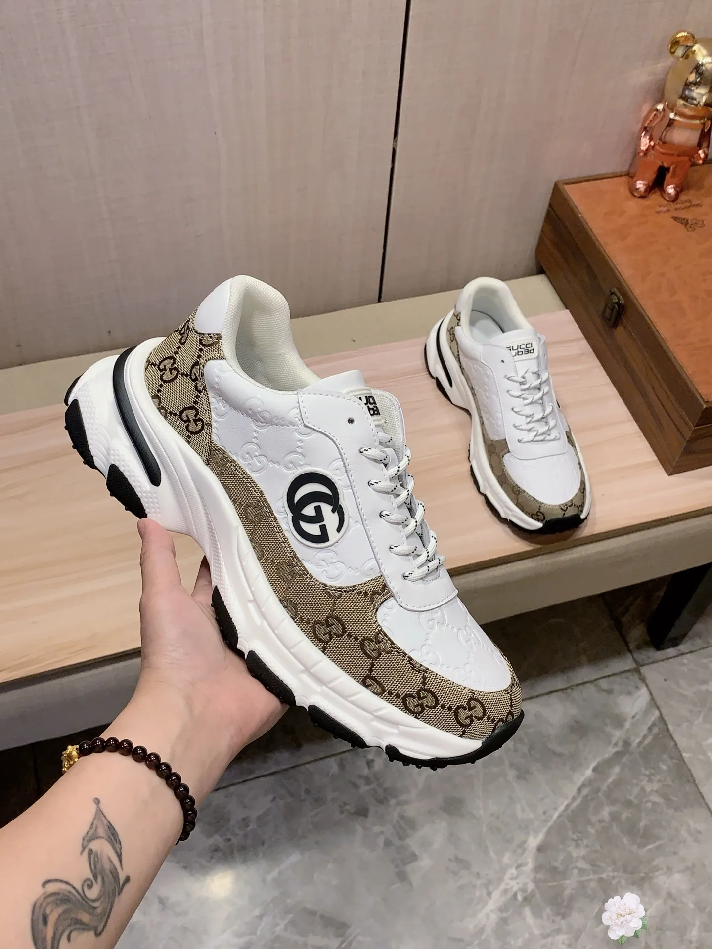 Men's men's shoes💰460💰💰🎩🎩[Lightning][Lightning] "Gucci*" The latest • popular casual shoes, top brand [seduce] luxury ~ purchasing agency, top ~ quality. [Strong] The upper is made of imported breathable cowhide with material ➕ breathable sheepskin feet (•) and fine workmanship. The original stylish and stylish soft rubber wear-resistant and non-slip outsole is light and comfortable on the feet. The real thing looks better when photographed in person. Code 111: Code: 38-44, 3️⃣ colors selected